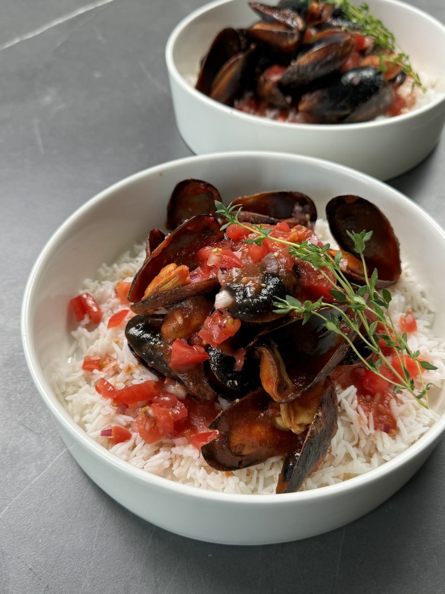 Ужин: Мидии в томате с гарниром из риса