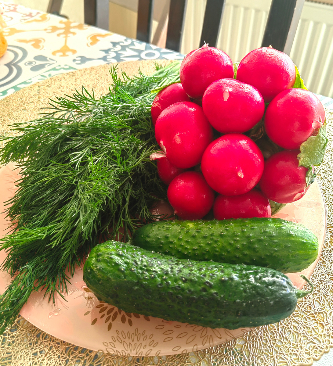 Очень хочу свежих овощей, но пока мне нельзя. Муж готовил себе окрошку