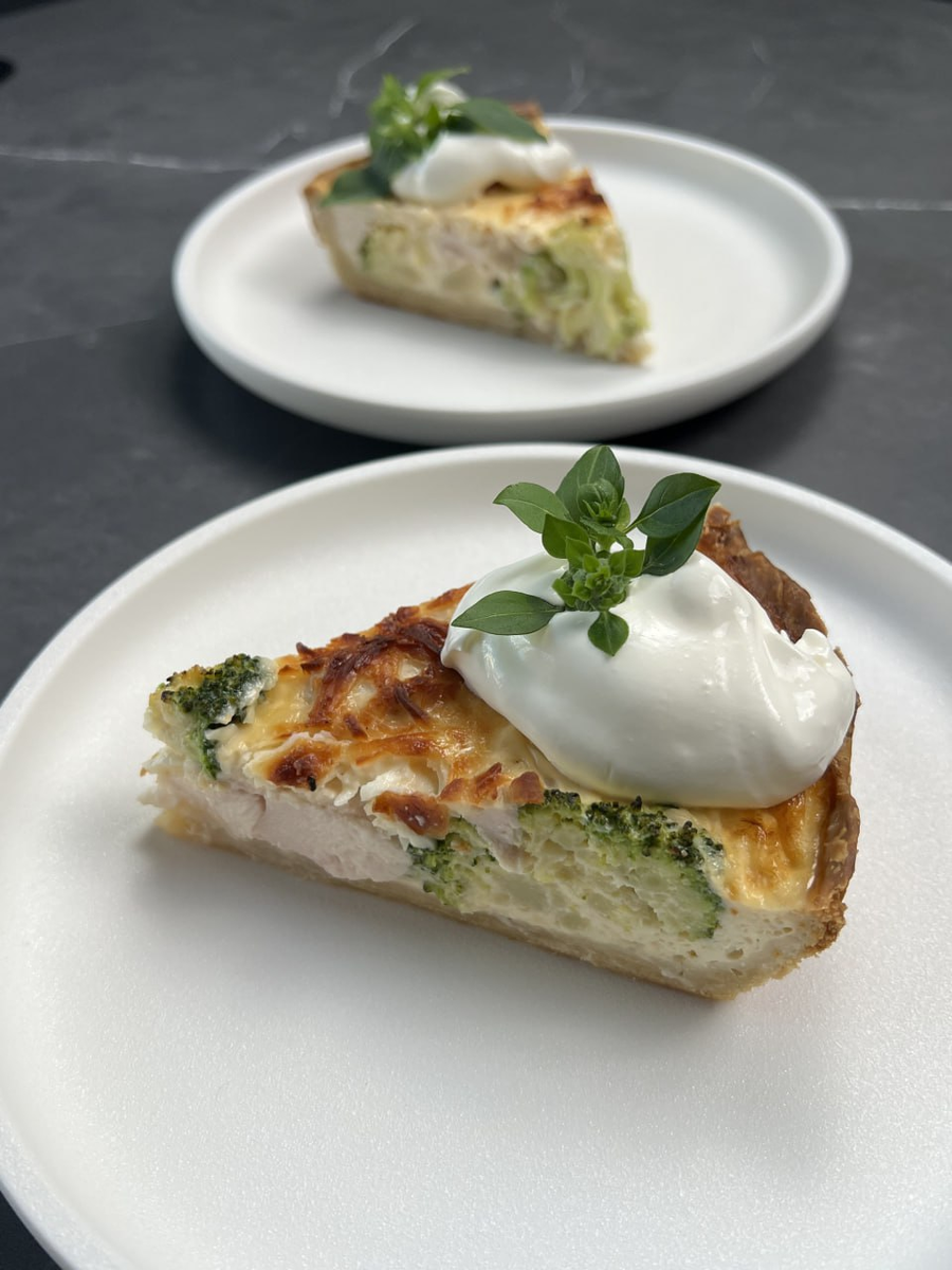 Завтрак: Киш с курицей и брокколи