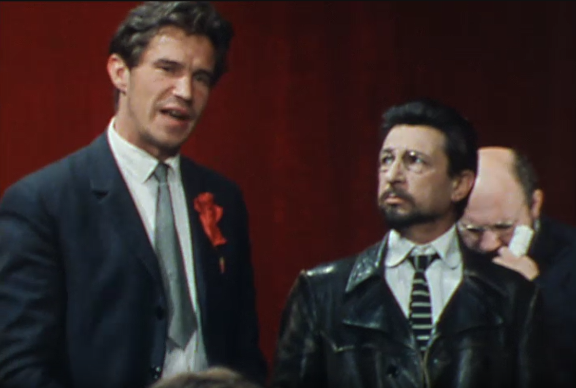 Кадр из телеверсии спектакля "Большевики" (1987)