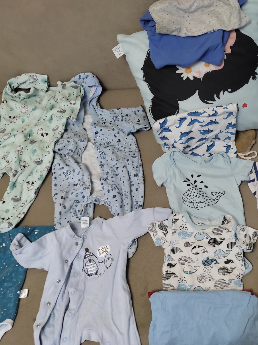 Детские вещи, которые я планировала перешить во что-то памятное.