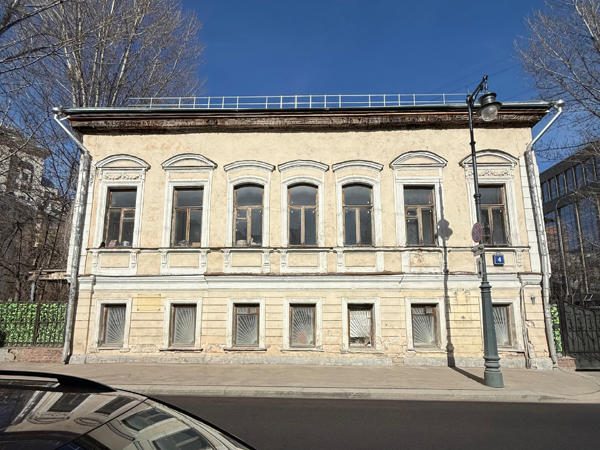 Фото автора канала. 1-й Неопалимовский переулок, дом 4. Дом Дельсаля.