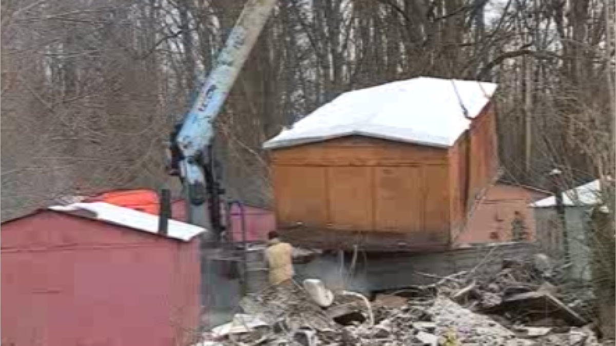    Александр Хинштейн поручил активизировать работу по сносу незаконных гаражей в Курске