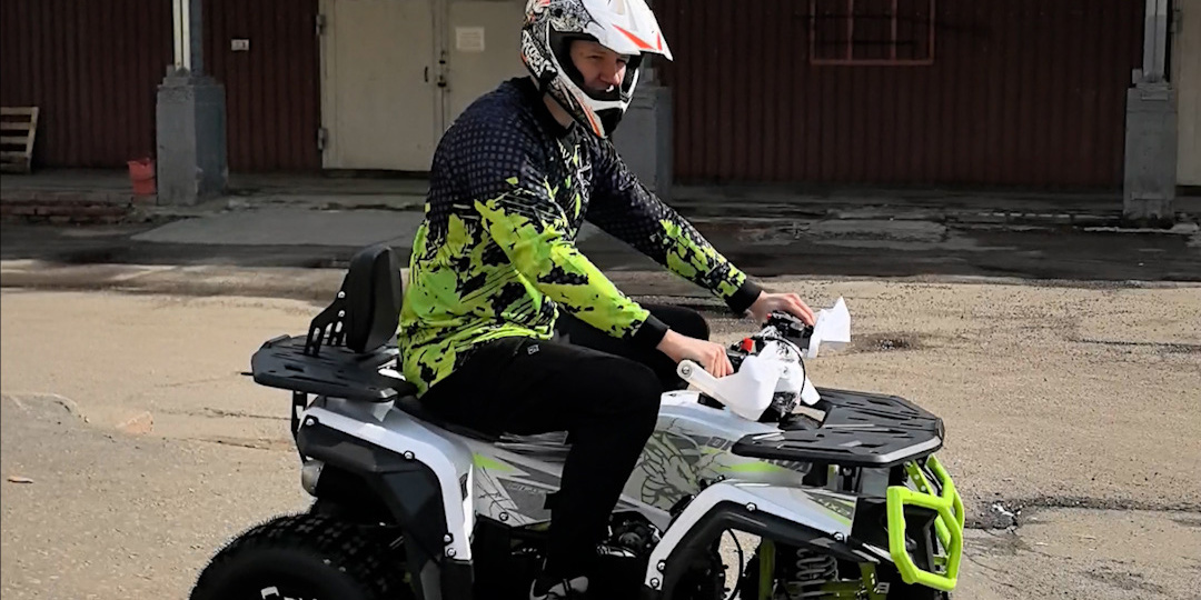 Какой аккумулятор в 125 кубовом квадроцикле?