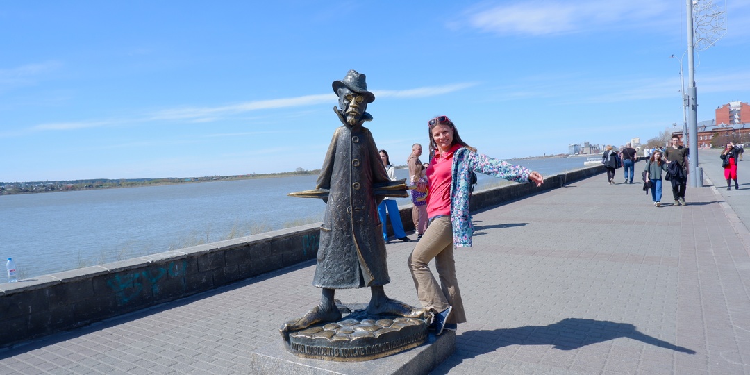 Томск на майские праздники. День первый: памятники Чехову и любовнику, две набережные, две церкви, один собор, и музей славянской мифологии