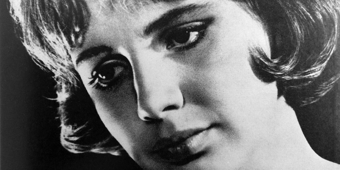 "...только, только 20 лет." Ровно 64 года назад ушла из жизни Лидия Клемент. Все видео в которых она успела сняться.
