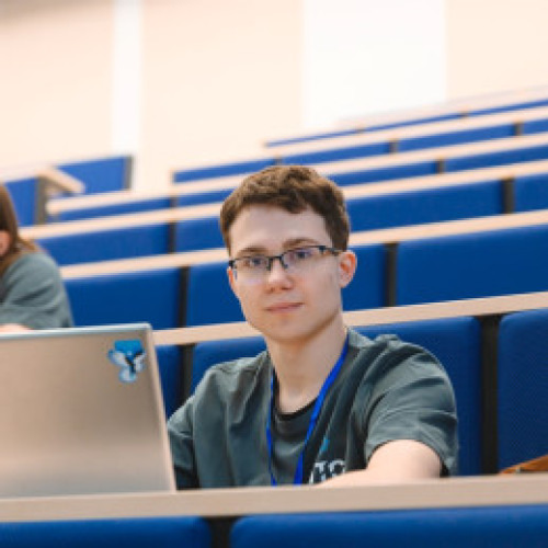     Илнең 78 төбәгеннән укучыларны көтәбез!