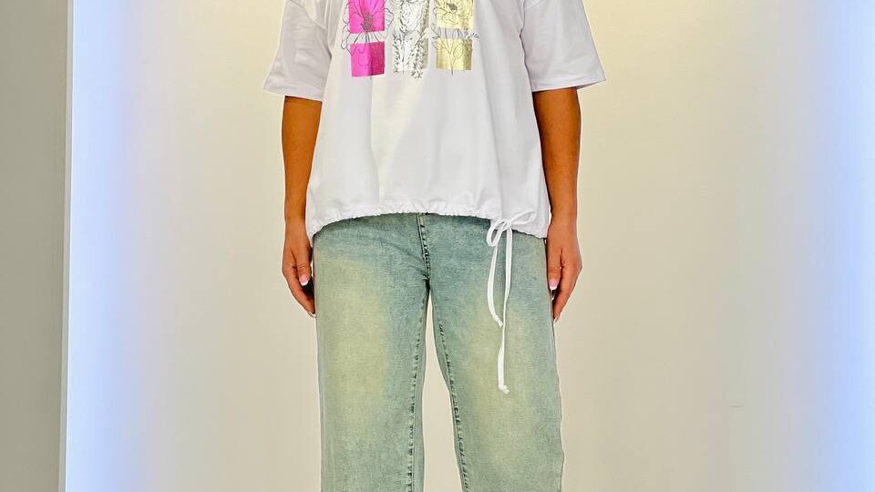 Также предлагаю Вам добавить к заказу замечательные хлопковые футболочки, которые будут идеально сочетаться с голубыми джинсами