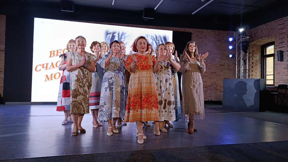 В нарядах, созданных из льна и рогожки, уютно
|| Фото ТБФ «Старшее поколение». Автор неизвестен