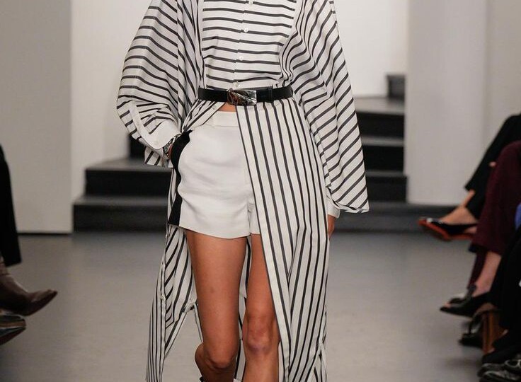 Модная полоска 2026: от морской классики до курортной небрежности.