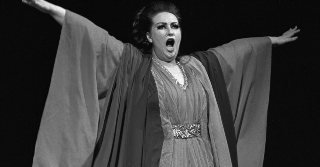 Источник: https://basiaconfuoco.com/2023/04/12/montserrat-caballe-as-norma-salome-and-salome-and-herself/