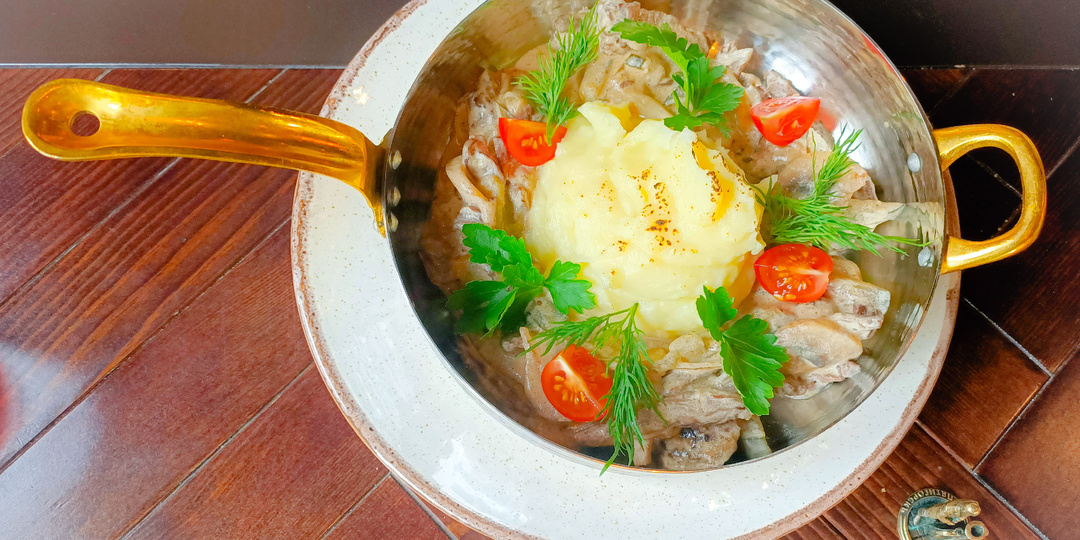 Ресторан Everest - отличная альтернатива пасхальным куличам и битвам крашенных яиц