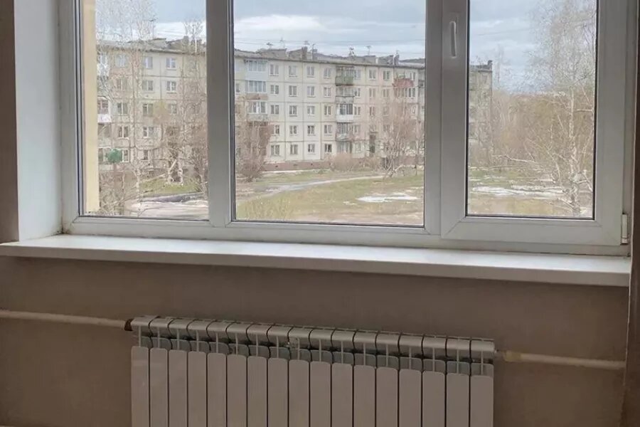Батарея. Отопление. Осень. GigaChat   📷