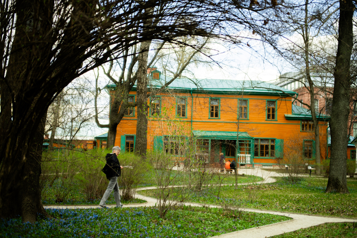Сад Усадьбы Л.Н. Толстого в Хамовниках, фото: Александр Зенкин