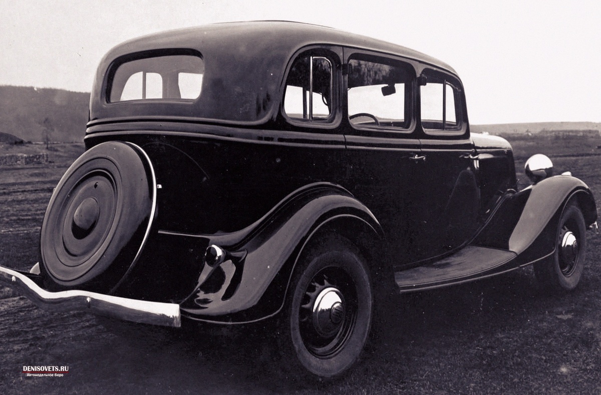 Архивное фото конца 1930-х: «Эмка» в то время, когда она только появилась на дорогах