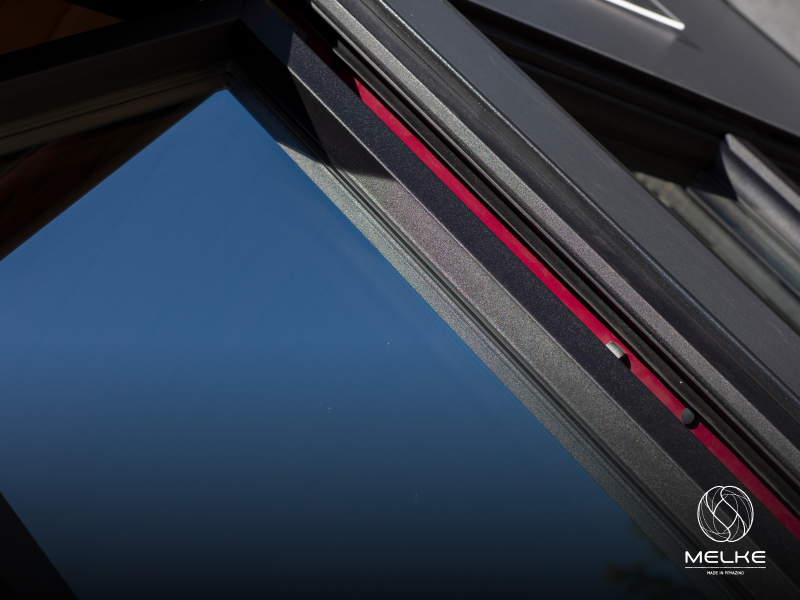 Окна — это не просто деталь интерьера, а основа комфорта: тепло, тишина и микроклимат в доме зависят от них больше, чем кажется.