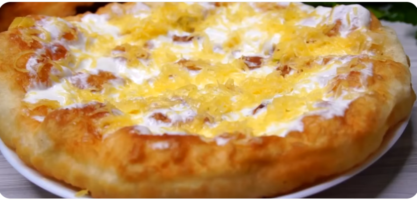 Можно печь вместо пирожков, тесто настолько мягкое и нежное, даже скалка не понадобится, уйдут в один миг не успев остыть. "Лангош"