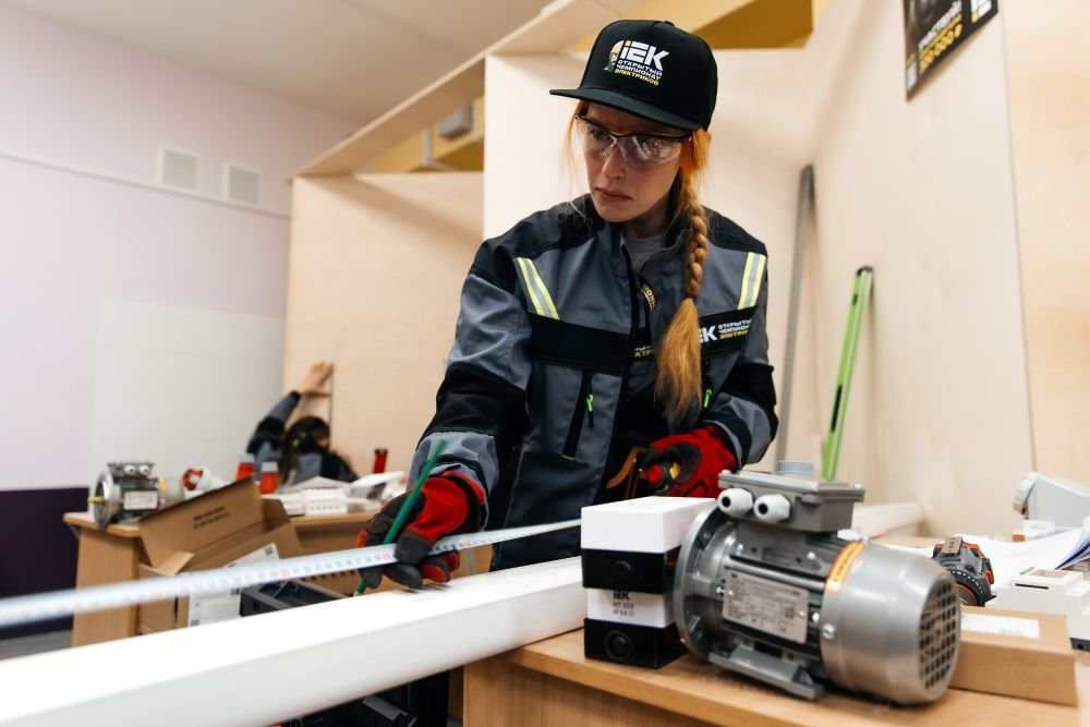 Чемпионат электриков IEK в Ясногорске: первый полуфинал завершен!
