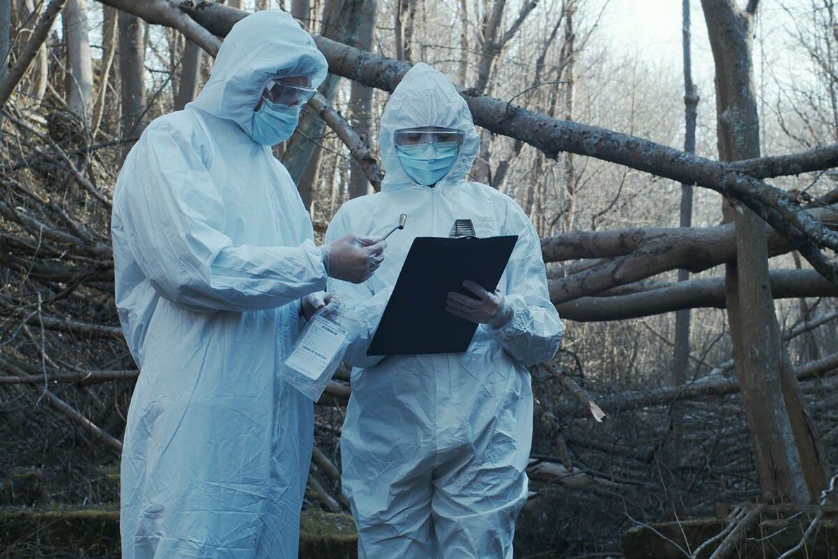 Судмедэксперт — сложная и ответственная работа. Источник: Max Acronym / Shutterstock / FOTODOM📷
