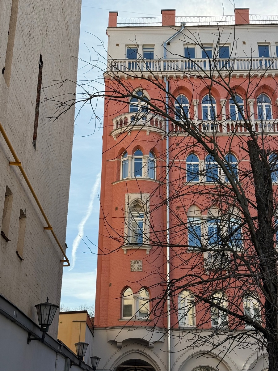 Фото автора канала. Доходный дом Н. К. Кусевицкой.