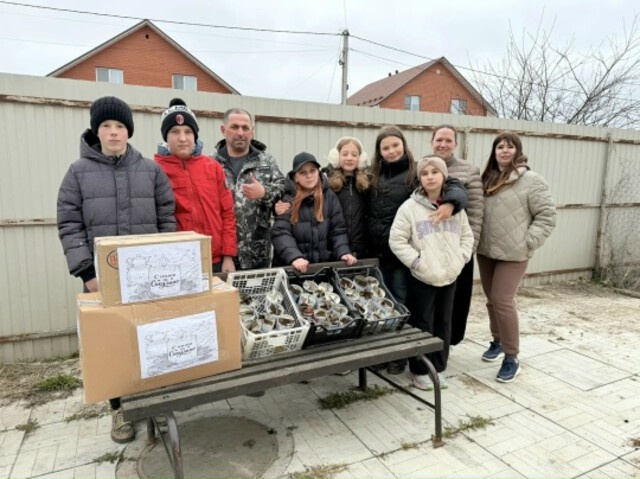 Иван Сариев провел под Тверью мастер-класс по изготовлению окопных свечей