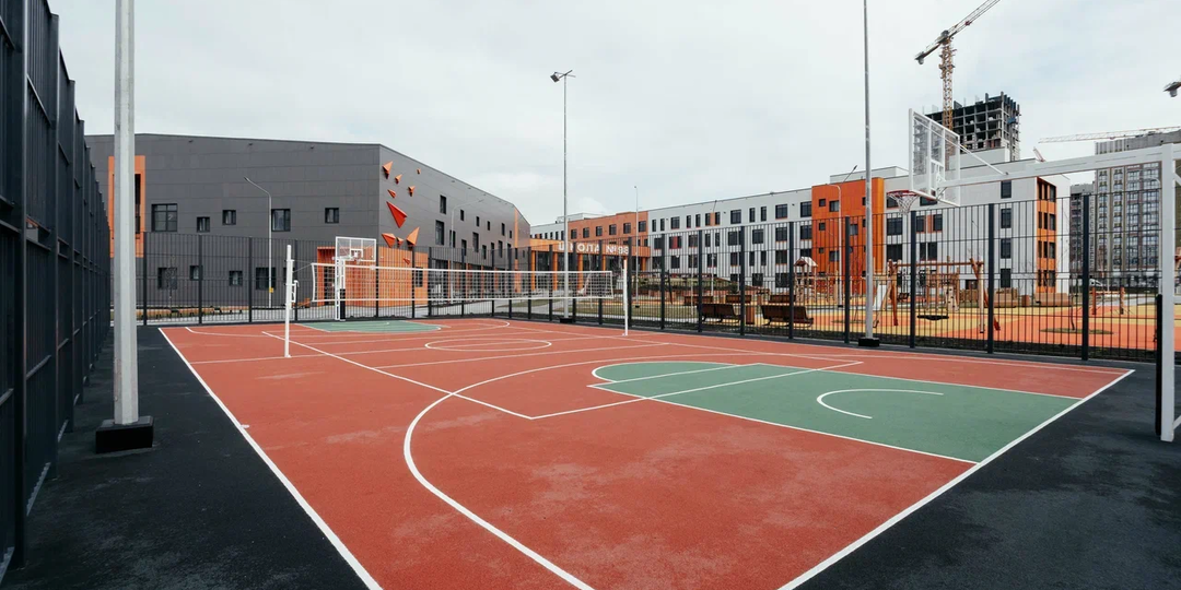 Инфраструктура «под ключ»: почему важны школы и поликлиники во дворе?