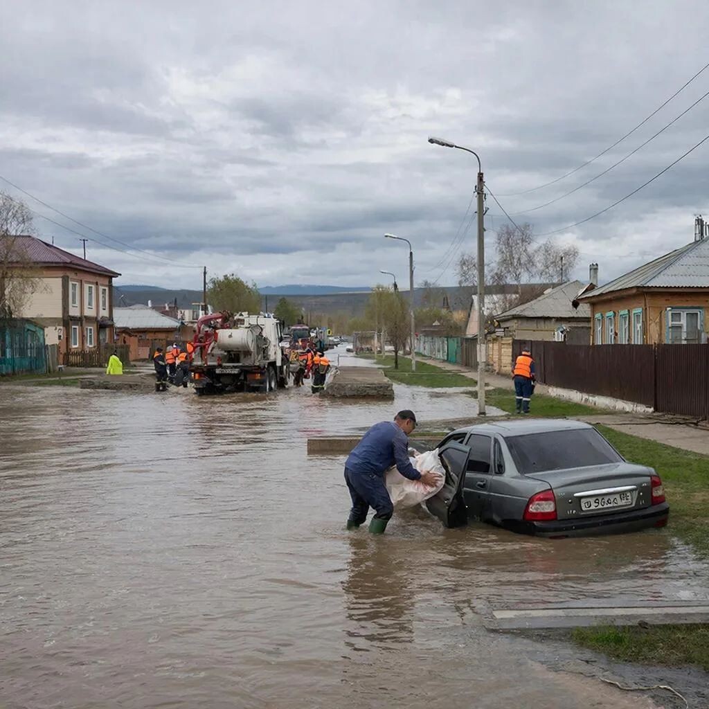 Участки возможного образования ледовых заторов расположены вдали от населенных пунктов.  Фото: Изображение сгенерировано нейросетью / Станислав Казаченко