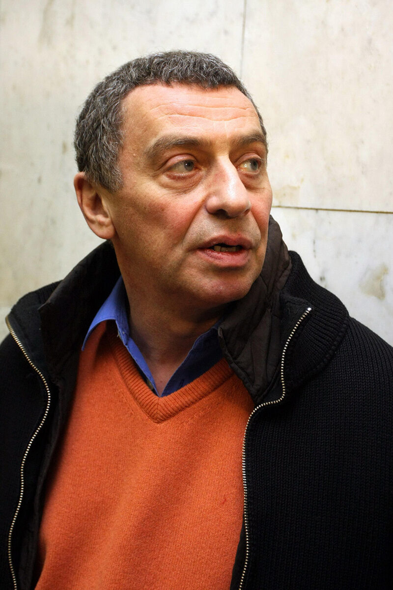    Режиссер Иван Дыховичный, отец Владимира.