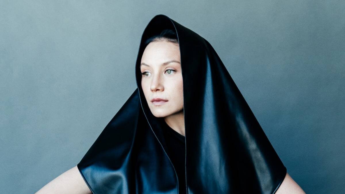    Анастасия Попова негативно относится к ремейкам классики / Фото: Ника Бунина