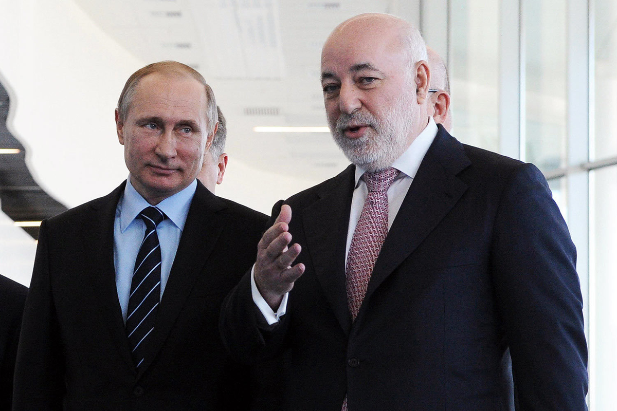 Вексельберг и Путин. Источник изображения: сайт vedomosti.ru