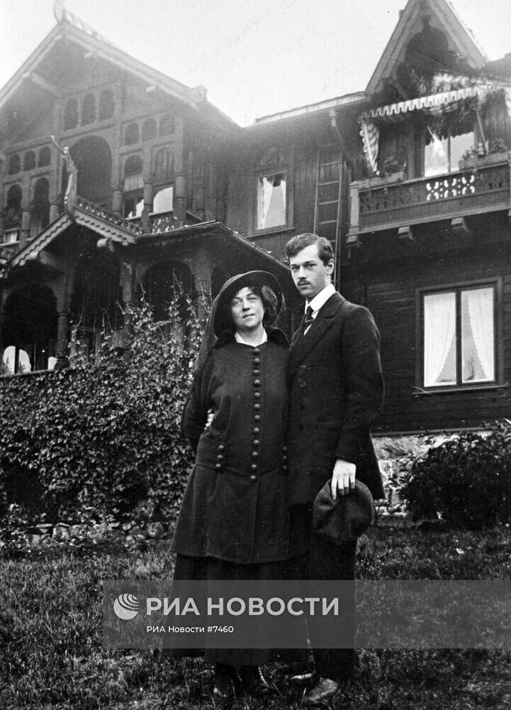 Александра Коллонтай с сыном в Норвегии. Источник: «РИА Новости»