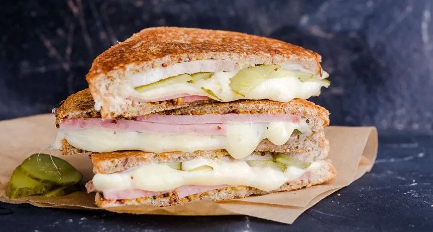 Хрустящий, сочный и дерзкий: Как приготовить идеальный кубинский сэндвич в домашних условиях