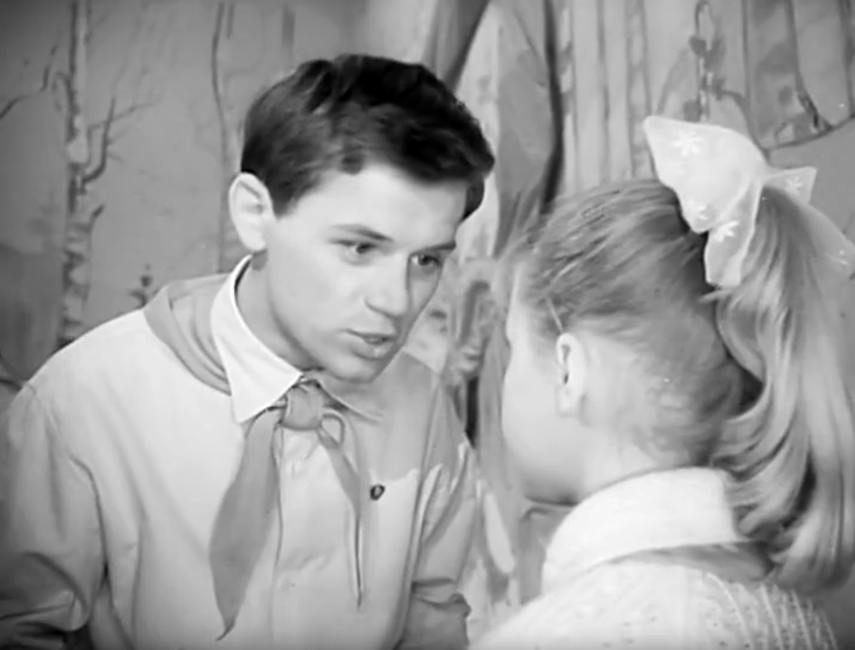 Кадр из кинофильма "Звонят, откройте дверь", 1965 г., режиссер Александр Митта, сценарист Александр Володин, композитор Вениамин Баснер (скриншот)