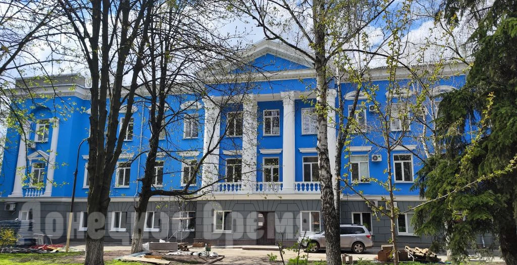 Горбольница №5 в Донецке стала ярче и красивее/ Фото: от подписчика «Донецкого времени»
