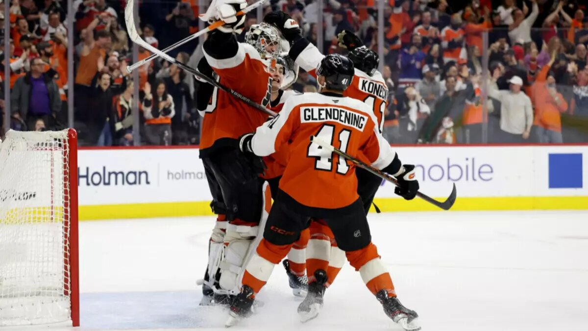    Хоккеисты «Филадельфии» / Фото: © Emilee Chinn / Staff/ Getty Images Sport / Gettyimages.ru