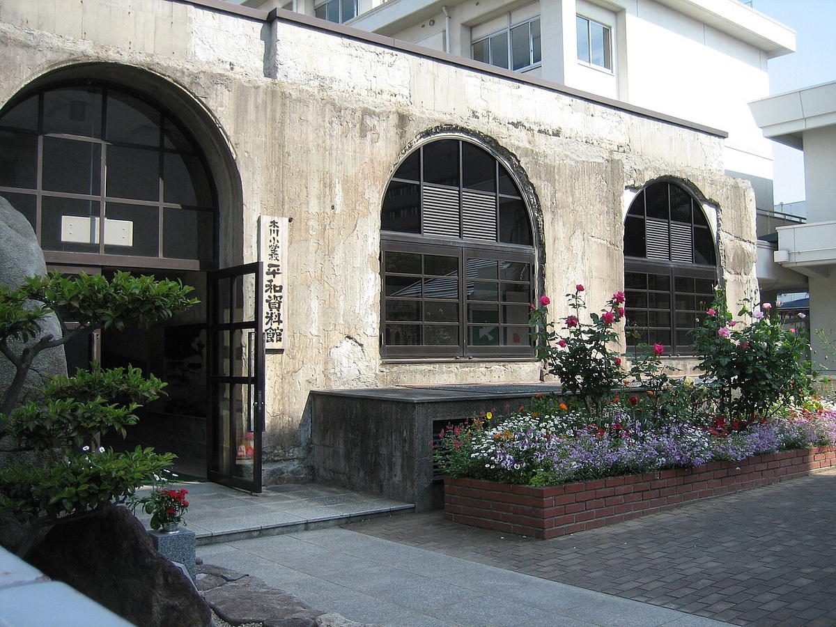 https://translated.turbopages.org/proxy_u/en-ru.ru.9b9b8ee2-69de1498-f03a991c-74722d776562/https/en.wikipedia.org/wiki/Honkawa_Elementary_School_Peace_Museum