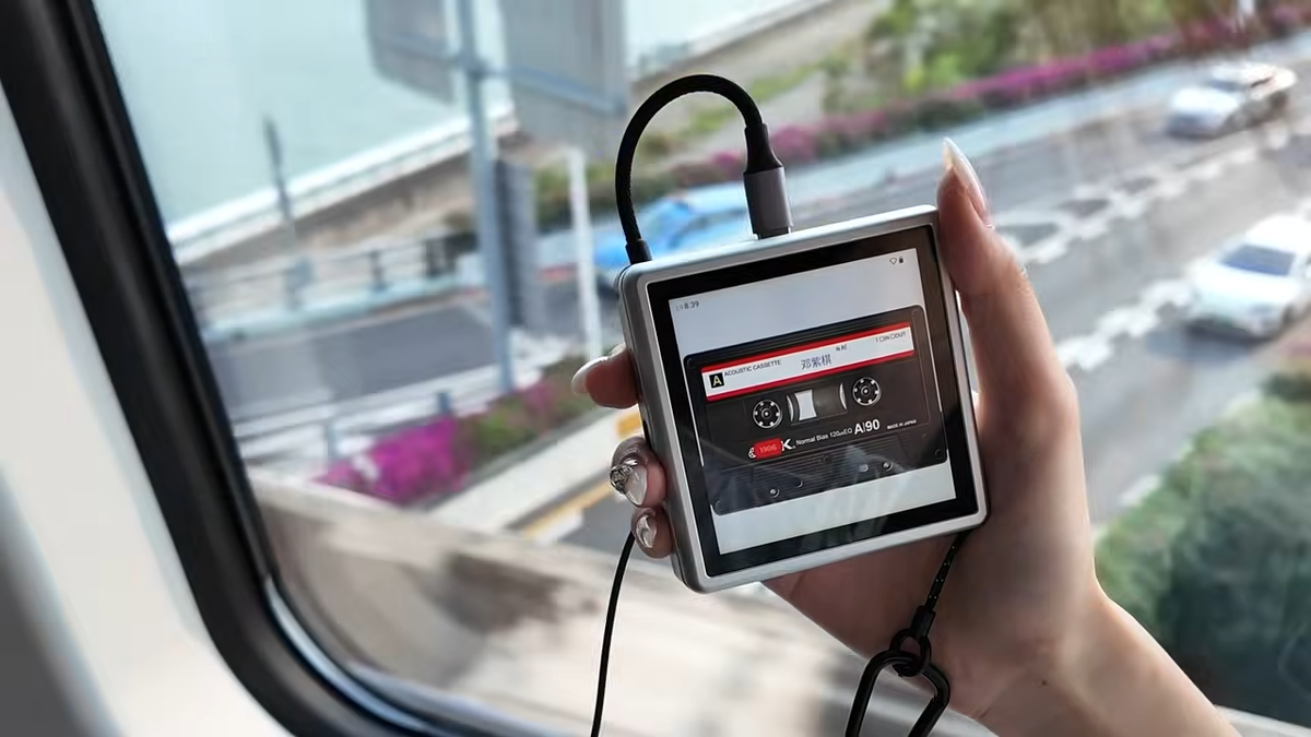    Anbernic официально показала квадратную «портативку»-слайдер RG Rotate