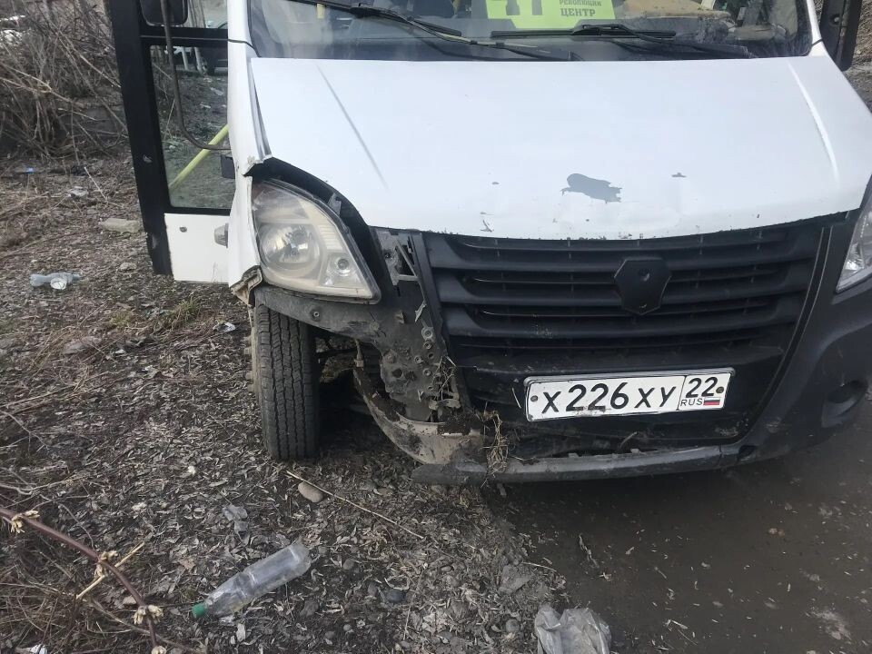     ДТП с маршруткой в Бийске. Источник: Госавтоинспекция Бийска