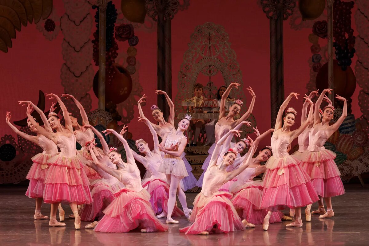 Источник: https://www.newyorker.com/culture/goings-on/pina-bauschs-enduring-the-rite-of-spring
