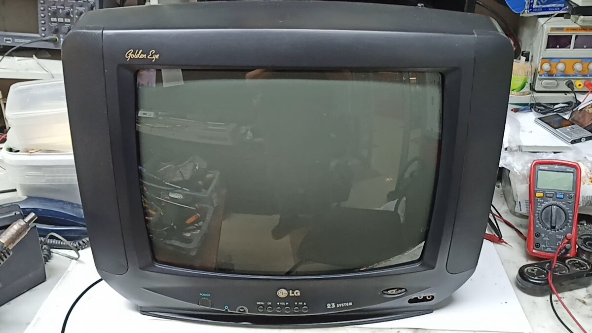 Телевизор LG CF-20D30