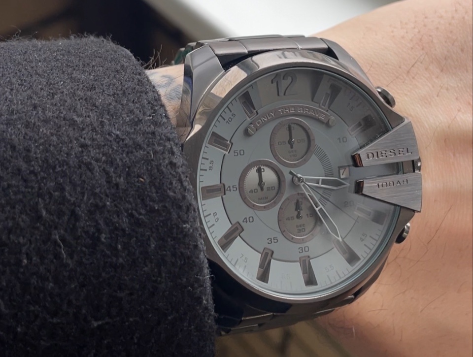 Один из подарков жены. Я люблю часы