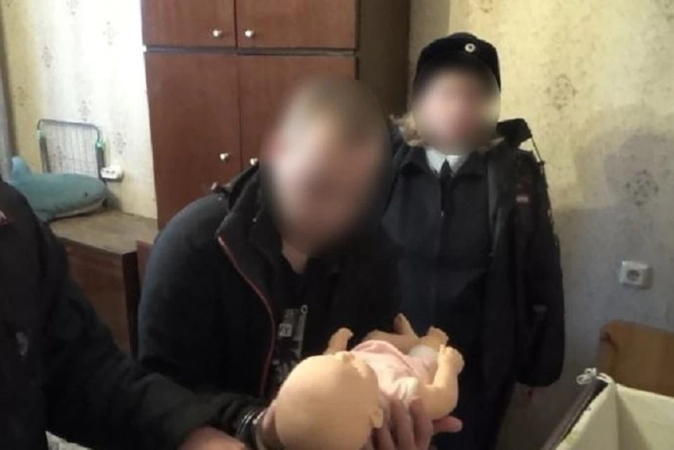    Мужчина несколько раз ударил своего сына по голове. Фото: СУ СК по Свердловской области