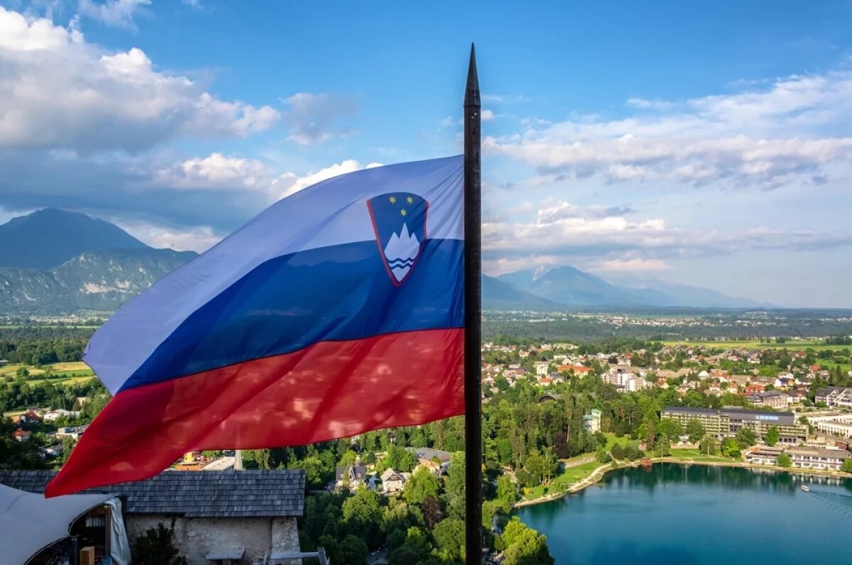    Словенцы относятся к России и русским так же, как их северные соседи, — со сдержанной, но неприязнью.