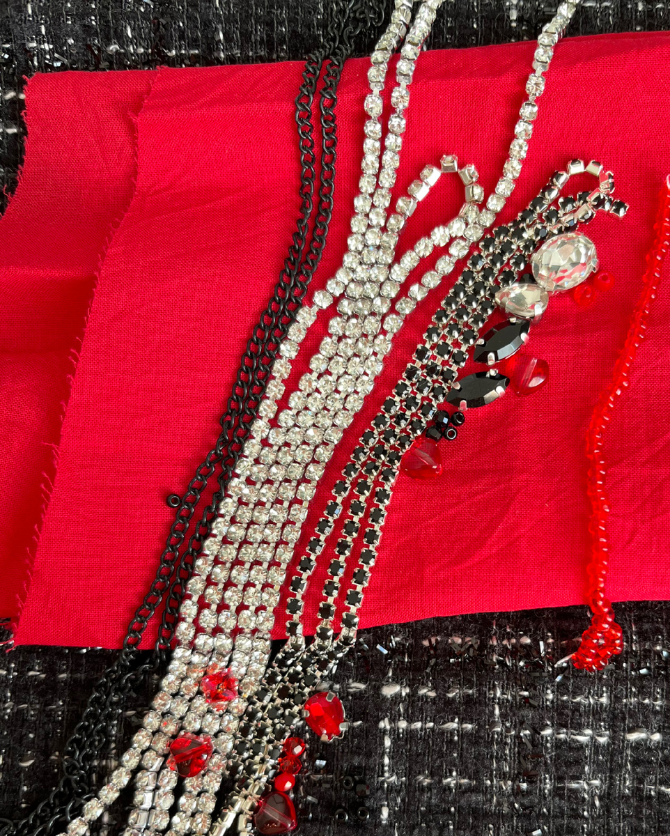 На этом этапе я не совсем понимала что буду шить. Но сочетание цветов меня очень вдохновило. 