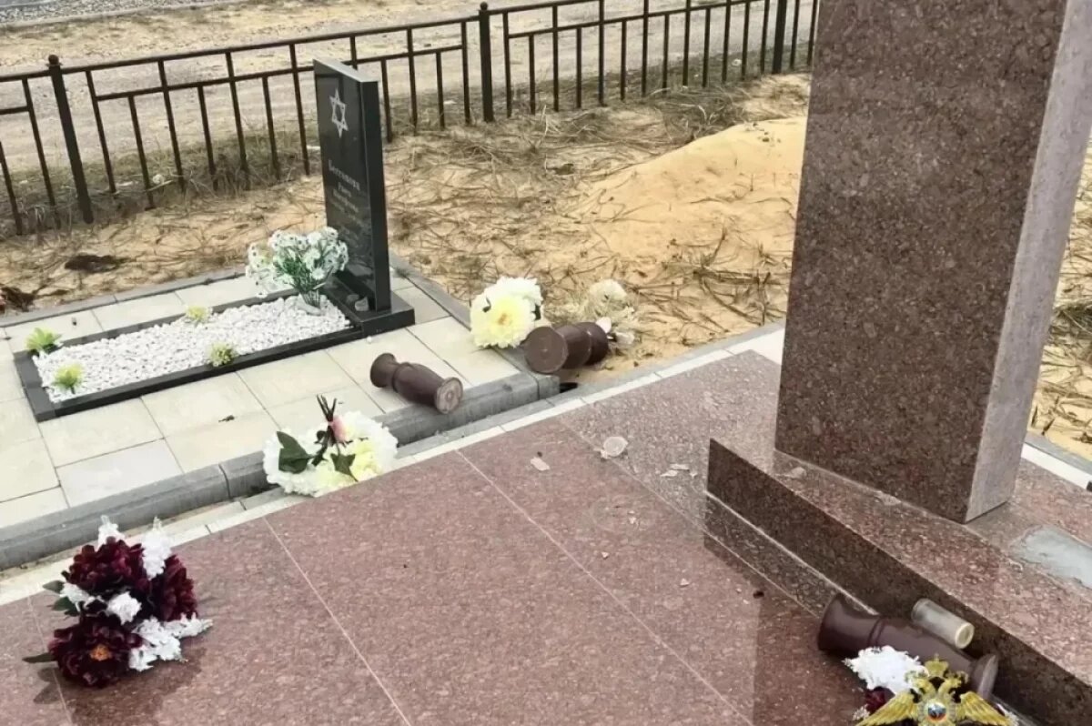    Полиция проверяет сообщения о повреждении 16 надгробий в Дзержинске