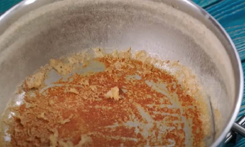 Как за 30 минут избавиться от пригоревшей каши и нагара: простой секрет чистой кастрюли без труда