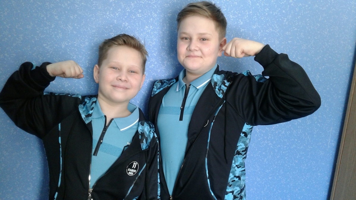 Хвалить сыновей за их ловкость, силу можно каждый день!