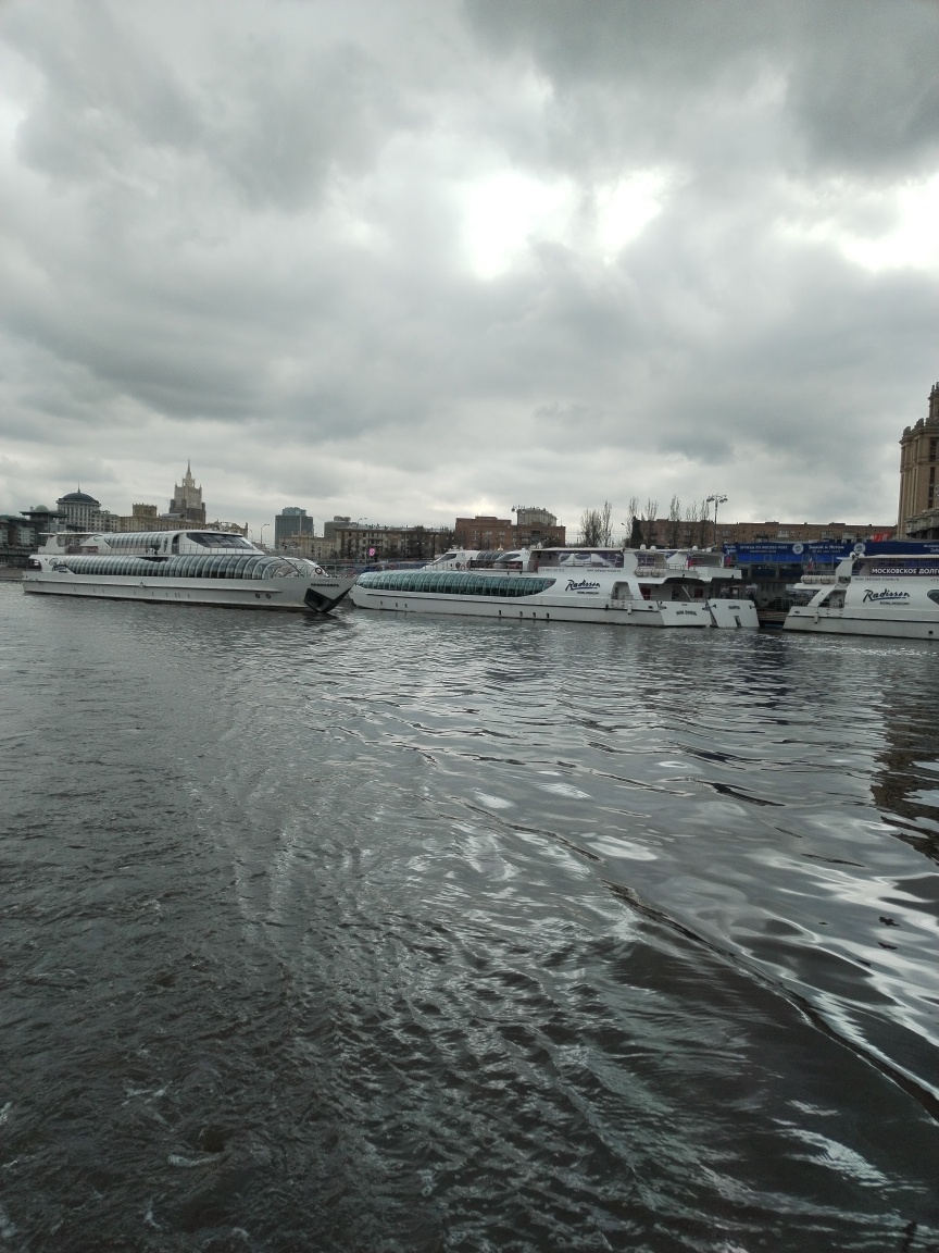 Виды на прогулке. фото автора.