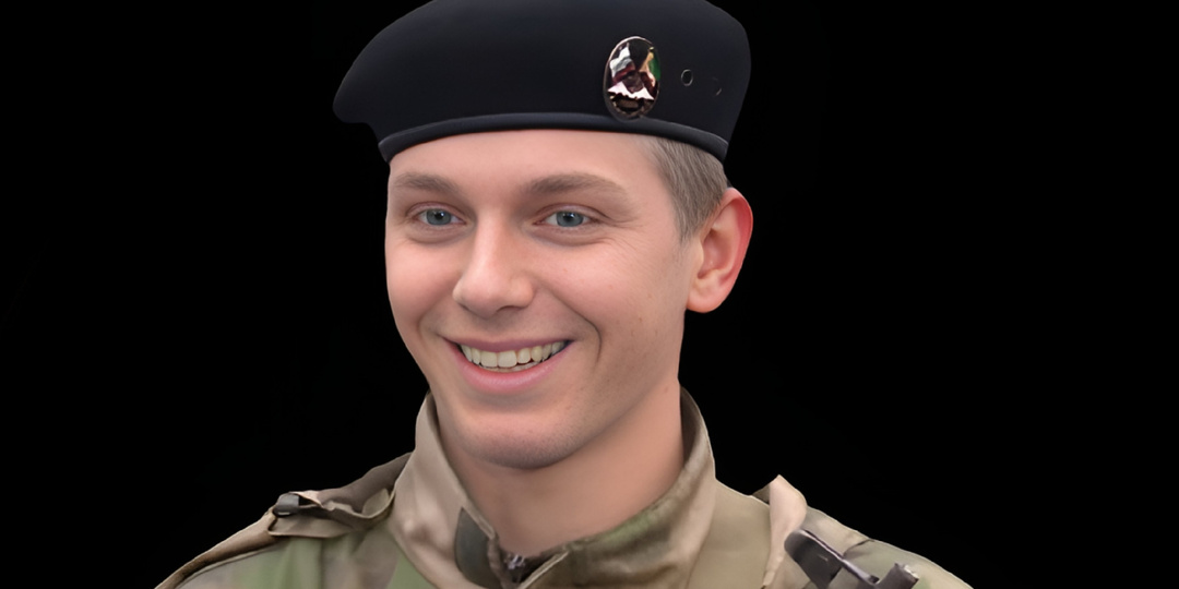 Тихий омут династии: почему любимый внук Пугачевой выбрал передовую, а Примадонна в ответ продает его квартиру