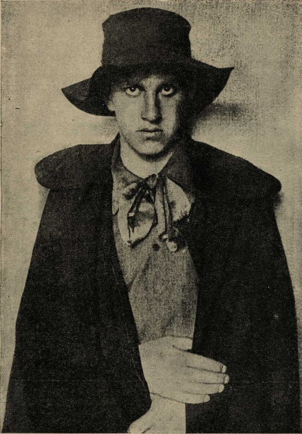 Владимир Маяковский. 1909 год